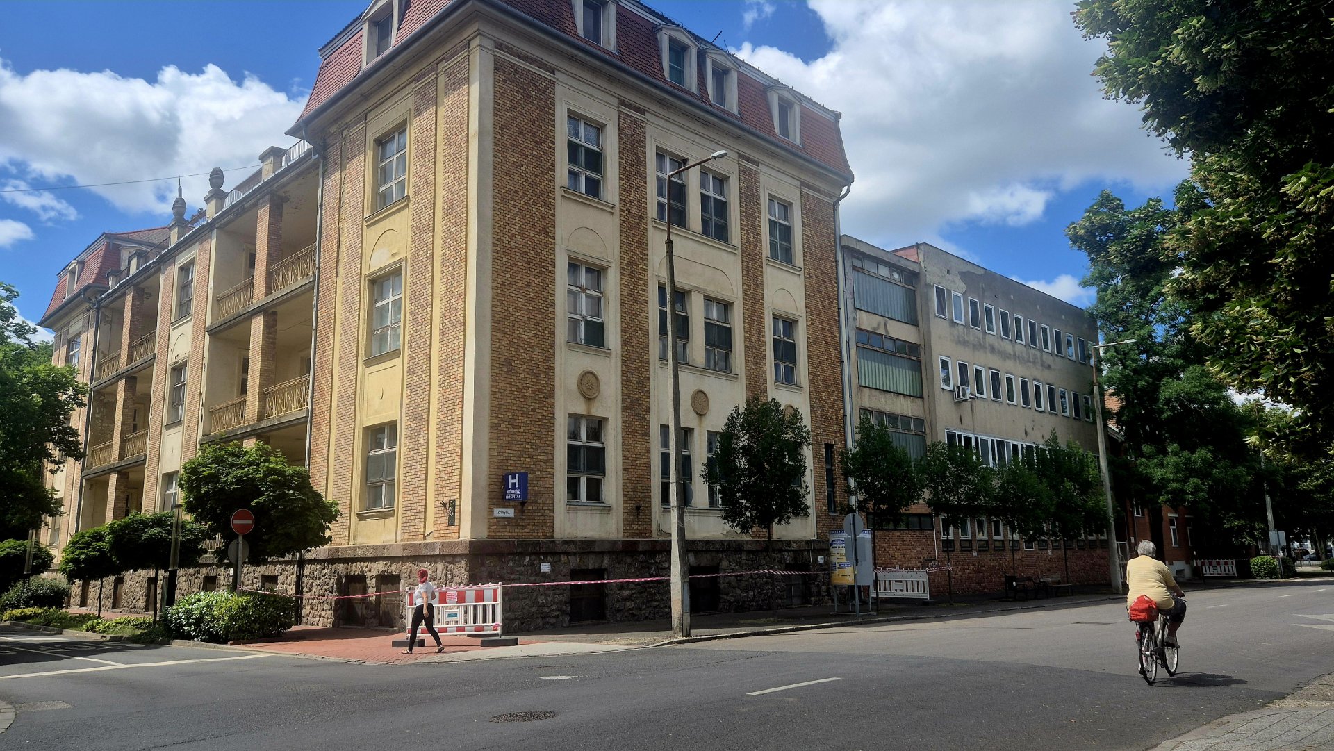 Jelenleg zajló tetőfelújítási munkálatok